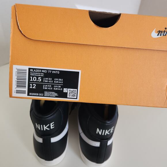 Nike Men's Blazer MID '77 VNTG Basketball Shoe,  10.5 - Picture 9 of 9